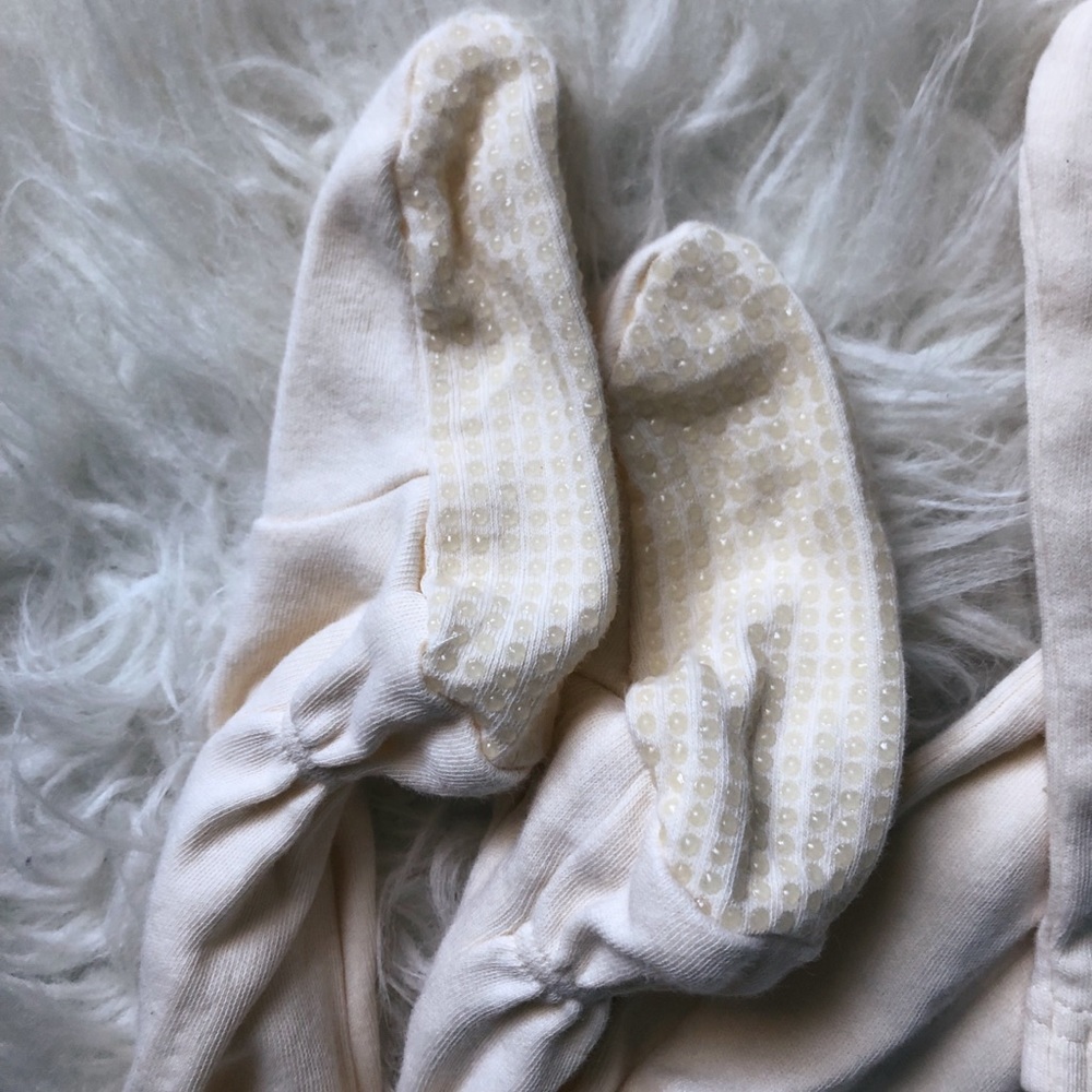✨HOST PICK✨NWOT Cream L’ovedbaby Footie - Picture 3 of 4